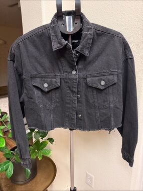 Streetwear Cropped Black Denim Trucker Jacket Raw Hem M Y2K